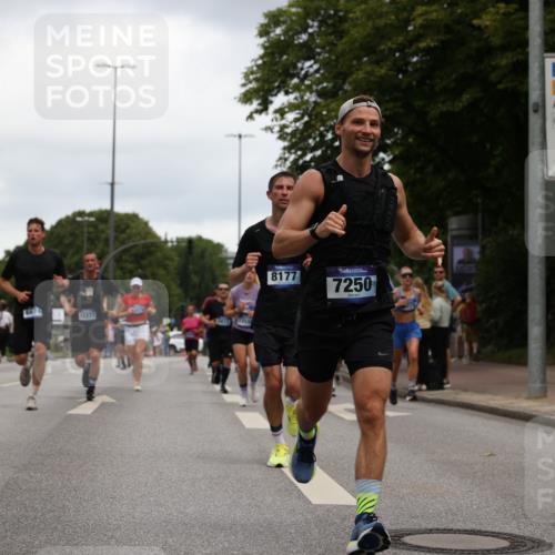 29.06.2025 - hella hamburg halbmarathon Yannick Fuchs http://msf.ph/oto/8386000 29.06.2025 10:55:19 20KM 1823, 2391, 2426, 2591, 4068, 5379, 5613, 5775, 5870, 6674, 6708, 7033, 7250, 7757, 8177, 8483, 8531, 9071, 9453, 9611, 9752, 9932, 9984, 10031, 10295, 10882, 11515, 12377, 12787, 12789, 12908, 13086, 13558, 15008, 16614, 17181, 17670, 17951, 18133 meine-sportfotos.de