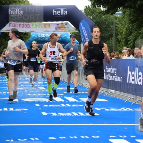 29.06.2025 - hella hamburg halbmarathon Strokosch-Dieckow http://msf.ph/oto/8386003 29.06.2025 10:46:01 Ziel 2189, 2707, 4277, 5648, 6460, 6532, 7961, 8269, 8577, 8871, 9585, 11125, 11936, 12084, 12269, 13630, 14462, 14804, 15149, 16136, 16466, 16475, 17008, 18081, 18702, 19116 meine-sportfotos.de