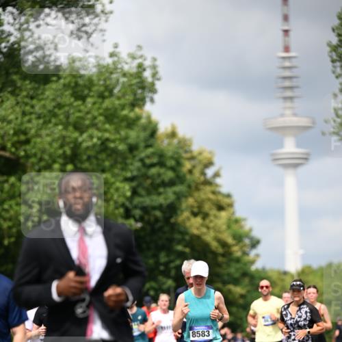 29.06.2025 - hella hamburg halbmarathon Dr. Thomas Lammeyer http://msf.ph/oto/8386048 29.06.2025 10:42:53 Kennedybrücke 1457, 1596, 1721, 2113, 2151, 2486, 2693, 2786, 3094, 3095, 3216, 3242, 3323, 3338, 3841, 3927, 4139, 4155, 4259, 4260, 5085, 5089, 5155, 5161, 5300, 6199, 6200, 6695, 6696, 6751, 7117, 7118, 7119, 7165, 7371, 7552, 7561, 7692, 7849, 7914, 8583, 8635, 8747, 9004, 9424, 9500, 9689, 9699, 10584 meine-sportfotos.de
