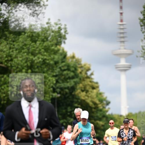 29.06.2025 - hella hamburg halbmarathon Dr. Thomas Lammeyer http://msf.ph/oto/8386075 29.06.2025 10:42:53 Kennedybrücke 1457, 1596, 1721, 2113, 2151, 2486, 2693, 2786, 3094, 3095, 3216, 3242, 3323, 3338, 3841, 3927, 4139, 4155, 4259, 4260, 5085, 5089, 5155, 5161, 5300, 6199, 6200, 6695, 6696, 6751, 7117, 7118, 7119, 7165, 7371, 7552, 7561, 7692, 7849, 7914, 8583, 8635, 8747, 9004, 9424, 9500, 9689, 9699, 10584 meine-sportfotos.de