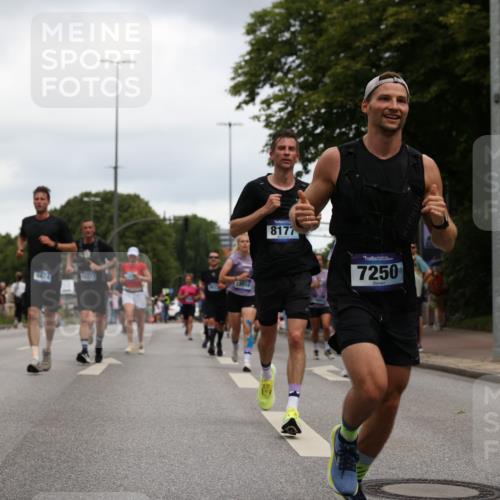 29.06.2025 - hella hamburg halbmarathon Yannick Fuchs http://msf.ph/oto/8386124 29.06.2025 10:55:19 20KM 1823, 2391, 2426, 2591, 4068, 5379, 5613, 5775, 5870, 6674, 6708, 7033, 7250, 7757, 8177, 8483, 8531, 9071, 9453, 9611, 9752, 9932, 9984, 10031, 10295, 10882, 11515, 12377, 12787, 12789, 12908, 13086, 13558, 15008, 16614, 17181, 17670, 17951, 18133 meine-sportfotos.de