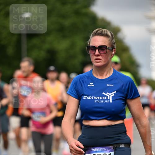 29.06.2025 - hella hamburg halbmarathon Dr. Thomas Lammeyer http://msf.ph/oto/8386168 29.06.2025 10:20:26 Kennedybrücke 1212, 1244, 1599, 2165, 2803, 2912, 3030, 3134, 3156, 3176, 3484, 3648, 3687, 4478, 4583, 4637, 5036, 6024, 6742, 6935, 7158, 7358, 7753, 7792, 8169, 8263, 8295, 8554, 8597, 8645, 8707, 8847, 8857, 9332, 9601, 9628, 9802, 9810, 9891, 10076, 10107, 10139, 10141, 10183, 10292, 10575, 10844, 11236, 11344, 11345, 11428 meine-sportfotos.de