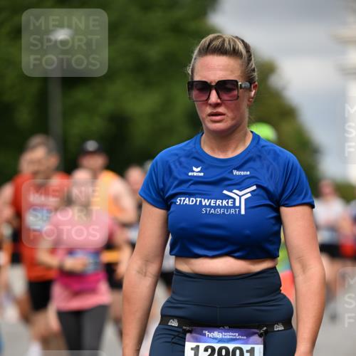 29.06.2025 - hella hamburg halbmarathon Dr. Thomas Lammeyer http://msf.ph/oto/8386179 29.06.2025 10:20:27 Kennedybrücke 1212, 1244, 1599, 2165, 2347, 2803, 2912, 3030, 3134, 3156, 3176, 3484, 3648, 3687, 4478, 4583, 4637, 5036, 6024, 6742, 6935, 7158, 7358, 7753, 7792, 8263, 8295, 8554, 8597, 8645, 8707, 8847, 8857, 9332, 9492, 9601, 9628, 9802, 9810, 9891, 10076, 10107, 10139, 10141, 10183, 10292, 10575, 10844, 11236, 11344, 11345, 11428 meine-sportfotos.de