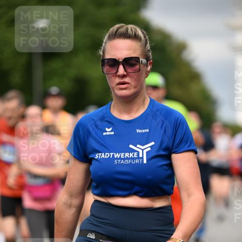 29.06.2025 - hella hamburg halbmarathon Dr. Thomas Lammeyer http://msf.ph/oto/8386191 29.06.2025 10:20:27 Kennedybrücke 1212, 1244, 1599, 2165, 2347, 2803, 2912, 3030, 3134, 3156, 3176, 3484, 3648, 3687, 4478, 4583, 4637, 5036, 6024, 6742, 6935, 7158, 7358, 7753, 7792, 8263, 8295, 8554, 8597, 8645, 8707, 8847, 8857, 9332, 9492, 9601, 9628, 9802, 9810, 9891, 10076, 10107, 10139, 10141, 10183, 10292, 10575, 10844, 11236, 11344, 11345, 11428 meine-sportfotos.de