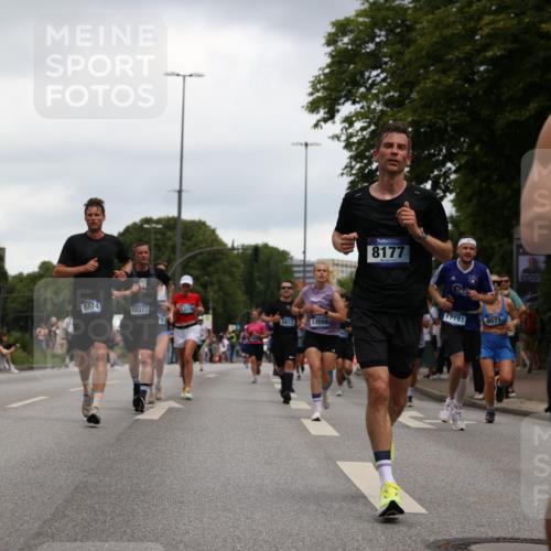 29.06.2025 - hella hamburg halbmarathon Yannick Fuchs http://msf.ph/oto/8386208 29.06.2025 10:55:19 20KM 1823, 2391, 2426, 2591, 4068, 5379, 5613, 5775, 5870, 6674, 6708, 7033, 7250, 7757, 8177, 8483, 8531, 9071, 9453, 9611, 9752, 9932, 9984, 10031, 10295, 10882, 11515, 12377, 12787, 12789, 12908, 13086, 13558, 15008, 16614, 17181, 17670, 17951, 18133 meine-sportfotos.de