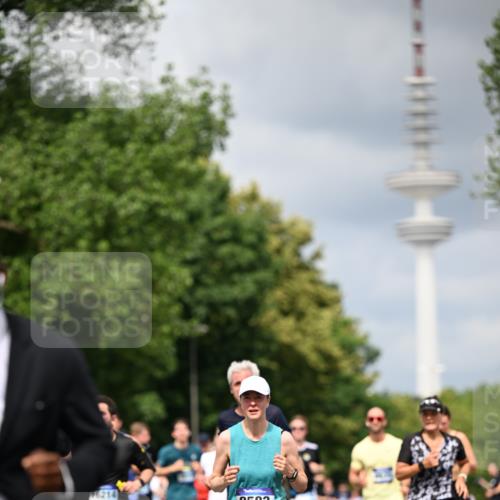 29.06.2025 - hella hamburg halbmarathon Dr. Thomas Lammeyer http://msf.ph/oto/8386217 29.06.2025 10:42:54 Kennedybrücke 1457, 1596, 1721, 2113, 2151, 2486, 2693, 2786, 3094, 3095, 3216, 3242, 3323, 3338, 3841, 3927, 4139, 4155, 4259, 4260, 5085, 5089, 5155, 5161, 5300, 6199, 6200, 6695, 6696, 6751, 7117, 7118, 7119, 7165, 7371, 7561, 7692, 7849, 7914, 8583, 8635, 8747, 9004, 9424, 9500, 9689, 9699, 10584 meine-sportfotos.de