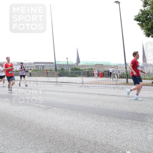 29.06.2025 - hella hamburg halbmarathon Lena Gebhardt http://msf.ph/oto/8386228 29.06.2025 10:49:45 Lombardsbrücke 3943, 16953, 1040, 1041, 1487, 1511, 1525, 1625, 1805, 1888, 2067, 2212, 2466, 2527, 2668, 2862, 2997, 3183, 3232, 3383, 3943, 4589, 4769, 4809, 4870, 5076, 5106, 5463, 5552, 5694, 5749, 5751, 6191, 6694, 6989, 7301, 7305, 7339, 7366, 7650, 7679, 8065, 9015, 9162, 9261, 10130, 10333, 10403, 10683, 10704, 11030, 11558, 11631, 12124, 12388, 13309, 13764, 14545, 14692, 15626 meine-sportfotos.de