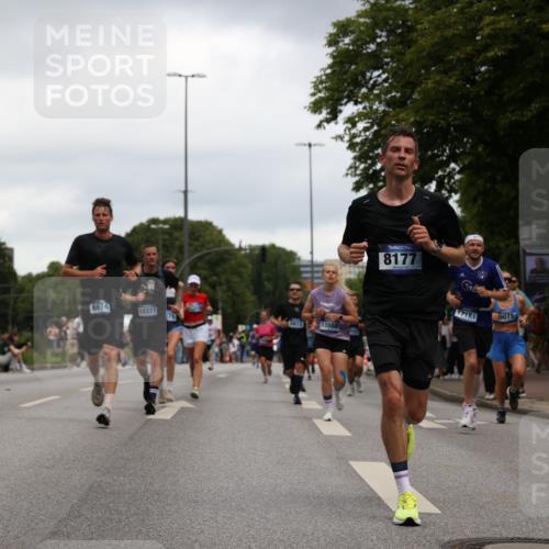 29.06.2025 - hella hamburg halbmarathon Yannick Fuchs http://msf.ph/oto/8386229 29.06.2025 10:55:19 20KM 1823, 2391, 2426, 2591, 4068, 5379, 5613, 5775, 5870, 6674, 6708, 7033, 7250, 7757, 8177, 8483, 8531, 9071, 9453, 9611, 9752, 9932, 9984, 10031, 10295, 10882, 11515, 12377, 12787, 12789, 12908, 13086, 13558, 15008, 16614, 17181, 17670, 17951, 18133 meine-sportfotos.de
