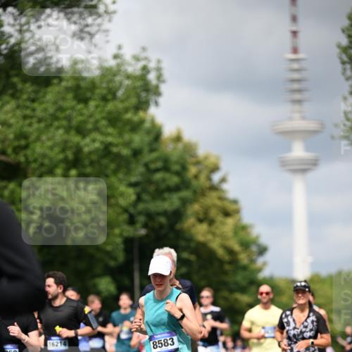 29.06.2025 - hella hamburg halbmarathon Dr. Thomas Lammeyer http://msf.ph/oto/8386268 29.06.2025 10:42:54 Kennedybrücke 1457, 1596, 1721, 2113, 2151, 2486, 2693, 2786, 3094, 3095, 3216, 3242, 3323, 3338, 3841, 3927, 4139, 4155, 4259, 4260, 5085, 5089, 5155, 5161, 5300, 6199, 6200, 6695, 6696, 6751, 7117, 7118, 7119, 7165, 7371, 7561, 7692, 7849, 7914, 8583, 8635, 8747, 9004, 9424, 9500, 9689, 9699, 10584 meine-sportfotos.de