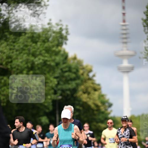 29.06.2025 - hella hamburg halbmarathon Dr. Thomas Lammeyer http://msf.ph/oto/8386284 29.06.2025 10:42:55 Kennedybrücke 1457, 1596, 1721, 2113, 2151, 2486, 2693, 2786, 3094, 3095, 3216, 3242, 3323, 3338, 3841, 3927, 4139, 4155, 4259, 4260, 5085, 5089, 5155, 5161, 5300, 6199, 6200, 6695, 6696, 6751, 7117, 7118, 7119, 7165, 7561, 7692, 7849, 7914, 8583, 8635, 8747, 9004, 9424, 9500, 9689, 9699, 10584 meine-sportfotos.de