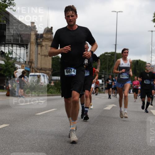 29.06.2025 - hella hamburg halbmarathon Yannick Fuchs http://msf.ph/oto/8386351 29.06.2025 10:55:21 20KM 1823, 2086, 2391, 2426, 2591, 4068, 5379, 5613, 5775, 5870, 6674, 7033, 7250, 7757, 8177, 8483, 8531, 8590, 9071, 9453, 9611, 9752, 9932, 9984, 10031, 10295, 10882, 11515, 12377, 12787, 12789, 12908, 13064, 13086, 13558, 14628, 15008, 16614, 17181, 17670, 18133 meine-sportfotos.de