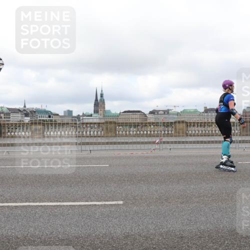 29.06.2025 - hella hamburg halbmarathon Lena Gebhardt http://msf.ph/oto/8386386 29.06.2025 09:17:35 Lombardsbrücke  meine-sportfotos.de