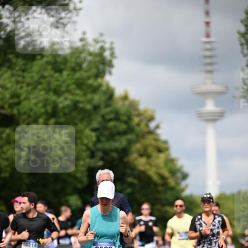 29.06.2025 - hella hamburg halbmarathon Dr. Thomas Lammeyer http://msf.ph/oto/8386455 29.06.2025 10:42:55 Kennedybrücke 1457, 1596, 1721, 2113, 2151, 2486, 2693, 2786, 3094, 3095, 3216, 3242, 3323, 3338, 3841, 3927, 4139, 4155, 4259, 4260, 5085, 5089, 5155, 5161, 5300, 6199, 6200, 6695, 6696, 6751, 7117, 7118, 7119, 7165, 7561, 7692, 7849, 7914, 8583, 8635, 8747, 9004, 9424, 9500, 9689, 9699, 10584 meine-sportfotos.de