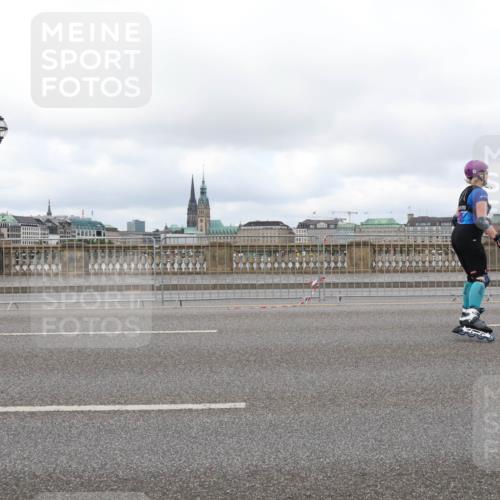 29.06.2025 - hella hamburg halbmarathon Lena Gebhardt http://msf.ph/oto/8386468 29.06.2025 09:17:36 Lombardsbrücke  meine-sportfotos.de