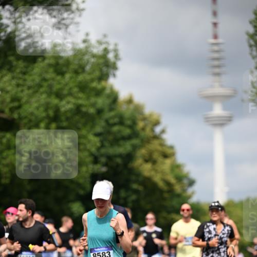 29.06.2025 - hella hamburg halbmarathon Dr. Thomas Lammeyer http://msf.ph/oto/8386479 29.06.2025 10:42:55 Kennedybrücke 1457, 1596, 1721, 2113, 2151, 2486, 2693, 2786, 3094, 3095, 3216, 3242, 3323, 3338, 3841, 3927, 4139, 4155, 4259, 4260, 5085, 5089, 5155, 5161, 5300, 6199, 6200, 6695, 6696, 6751, 7117, 7118, 7119, 7165, 7561, 7692, 7849, 7914, 8583, 8635, 8747, 9004, 9424, 9500, 9689, 9699, 10584 meine-sportfotos.de
