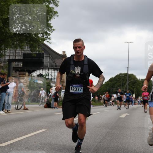 29.06.2025 - hella hamburg halbmarathon Yannick Fuchs http://msf.ph/oto/8386498 29.06.2025 10:55:23 20KM 1823, 2086, 2391, 2426, 2591, 4068, 5379, 5613, 5870, 6391, 6674, 7033, 7250, 7757, 8177, 8483, 8531, 8590, 9071, 9453, 9611, 9752, 9932, 10031, 10295, 10882, 11465, 11515, 12377, 12787, 12789, 12908, 13064, 13086, 13491, 13558, 14628, 15008, 16614, 17181, 17670 meine-sportfotos.de