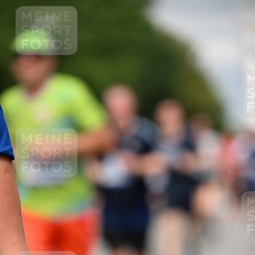 29.06.2025 - hella hamburg halbmarathon Dr. Thomas Lammeyer http://msf.ph/oto/8386503 29.06.2025 10:20:28 Kennedybrücke 1244, 1599, 2165, 2347, 2803, 2912, 3030, 3134, 3156, 3176, 3484, 3648, 3687, 4478, 4583, 4637, 5036, 6024, 6742, 6935, 7158, 7358, 7753, 7792, 8263, 8295, 8554, 8597, 8645, 8707, 8847, 8857, 9332, 9492, 9601, 9628, 9802, 9810, 9891, 10076, 10107, 10139, 10141, 10183, 10292, 10575, 10844, 11236, 11344, 11345, 11428 meine-sportfotos.de