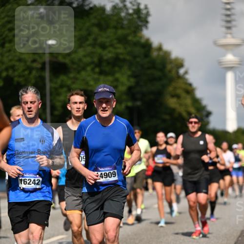 29.06.2025 - hella hamburg halbmarathon Dr. Thomas Lammeyer http://msf.ph/oto/8386529 29.06.2025 09:59:24 Kennedybrücke 1151, 1200, 1216, 1461, 1630, 1683, 1689, 1696, 1706, 2207, 2706, 2708, 3213, 3654, 3692, 3945, 3985, 4033, 4088, 4121, 4127, 4189, 4324, 4345, 4601, 4847, 4890, 4938, 5421, 5459, 5915, 6009, 6054, 6421, 6481, 6532, 6691, 6938, 7052, 7056, 7269, 7312, 7332, 7367, 7657, 8139, 8153, 8205, 8216, 8234, 8302, 8454, 8577, 8720, 8856, 8899, 8927, 8955, 8977, 9386, 9491, 9529, 9551, 9786, 9934, 9959, 10115, 10263, 10811, 11356 meine-sportfotos.de