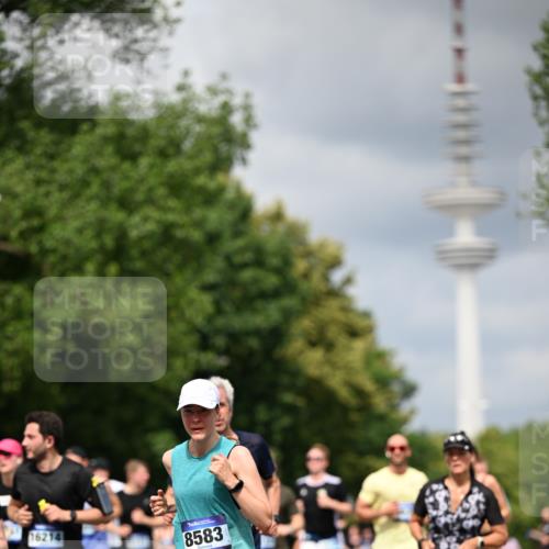 29.06.2025 - hella hamburg halbmarathon Dr. Thomas Lammeyer http://msf.ph/oto/8386542 29.06.2025 10:42:55 Kennedybrücke 1457, 1596, 1721, 2113, 2151, 2486, 2693, 2786, 3094, 3095, 3216, 3242, 3323, 3338, 3841, 3927, 4139, 4155, 4259, 4260, 5085, 5089, 5155, 5161, 5300, 6199, 6200, 6695, 6696, 6751, 7117, 7118, 7119, 7165, 7561, 7692, 7849, 7914, 8583, 8635, 8747, 9004, 9424, 9500, 9689, 9699, 10584 meine-sportfotos.de