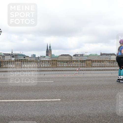 29.06.2025 - hella hamburg halbmarathon Lena Gebhardt http://msf.ph/oto/8386563 29.06.2025 09:17:36 Lombardsbrücke  meine-sportfotos.de