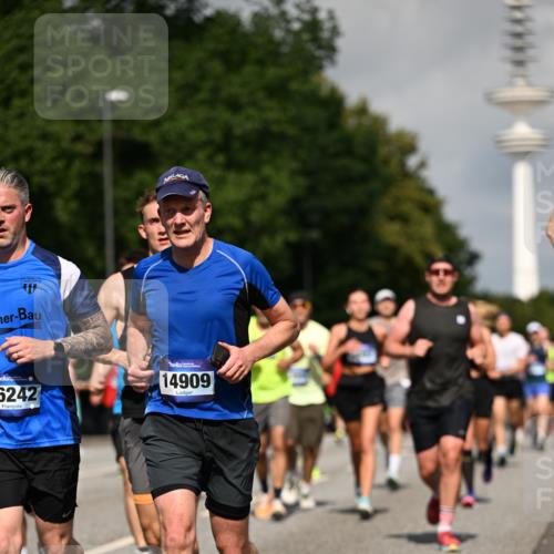 29.06.2025 - hella hamburg halbmarathon Dr. Thomas Lammeyer http://msf.ph/oto/8386578 29.06.2025 09:59:25 Kennedybrücke 1151, 1200, 1216, 1461, 1630, 1683, 1689, 1696, 1706, 2207, 2706, 2708, 3213, 3654, 3692, 3945, 3985, 4033, 4088, 4121, 4127, 4189, 4324, 4345, 4601, 4847, 4890, 4938, 5421, 5459, 5915, 6009, 6054, 6421, 6481, 6532, 6691, 6938, 7056, 7224, 7269, 7312, 7332, 7367, 7657, 8139, 8153, 8205, 8216, 8234, 8302, 8454, 8577, 8720, 8856, 8899, 8927, 8955, 8977, 9386, 9491, 9529, 9551, 9786, 9934, 9959, 10115, 10263, 10811, 11356 meine-sportfotos.de