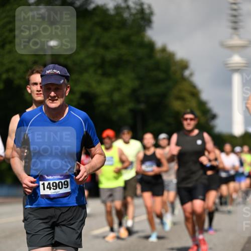 29.06.2025 - hella hamburg halbmarathon Dr. Thomas Lammeyer http://msf.ph/oto/8386596 29.06.2025 09:59:25 Kennedybrücke 1151, 1200, 1216, 1461, 1630, 1683, 1689, 1696, 1706, 2207, 2706, 2708, 3213, 3654, 3692, 3945, 3985, 4033, 4088, 4121, 4127, 4189, 4324, 4345, 4601, 4847, 4890, 4938, 5421, 5459, 5915, 6009, 6054, 6421, 6481, 6532, 6691, 6938, 7056, 7224, 7269, 7312, 7332, 7367, 7657, 8139, 8153, 8205, 8216, 8234, 8302, 8454, 8577, 8720, 8856, 8899, 8927, 8955, 8977, 9386, 9491, 9529, 9551, 9786, 9934, 9959, 10115, 10263, 10811, 11356 meine-sportfotos.de