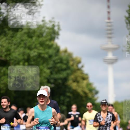 29.06.2025 - hella hamburg halbmarathon Dr. Thomas Lammeyer http://msf.ph/oto/8386634 29.06.2025 10:42:56 Kennedybrücke 1457, 1721, 2113, 2151, 2486, 2693, 2786, 3094, 3095, 3216, 3242, 3323, 3338, 3841, 3927, 4139, 4155, 4259, 4260, 5085, 5089, 5155, 5161, 5300, 6199, 6200, 6695, 6696, 6751, 7117, 7118, 7119, 7165, 7561, 7692, 7849, 7914, 8583, 8635, 8747, 9004, 9424, 9500, 9689, 9699, 10584 meine-sportfotos.de