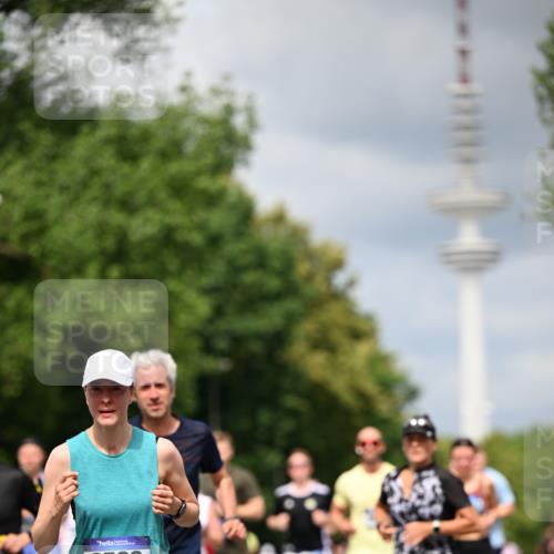 29.06.2025 - hella hamburg halbmarathon Dr. Thomas Lammeyer http://msf.ph/oto/8386707 29.06.2025 10:42:56 Kennedybrücke 1457, 1721, 2113, 2151, 2486, 2693, 2786, 3094, 3095, 3216, 3242, 3323, 3338, 3841, 3927, 4139, 4155, 4259, 4260, 5085, 5089, 5155, 5161, 5300, 6199, 6200, 6695, 6696, 6751, 7117, 7118, 7119, 7165, 7561, 7692, 7849, 7914, 8583, 8635, 8747, 9004, 9424, 9500, 9689, 9699, 10584 meine-sportfotos.de