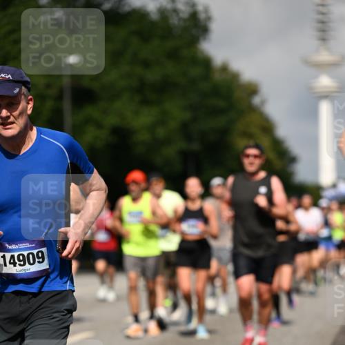 29.06.2025 - hella hamburg halbmarathon Dr. Thomas Lammeyer http://msf.ph/oto/8386740 29.06.2025 09:59:26 Kennedybrücke 1151, 1200, 1216, 1461, 1630, 1683, 1689, 1696, 1706, 2207, 2706, 3213, 3654, 3692, 3945, 3985, 4033, 4088, 4121, 4127, 4189, 4324, 4345, 4601, 4847, 4890, 4938, 5421, 5459, 6009, 6054, 6421, 6481, 6532, 6691, 6938, 7056, 7100, 7224, 7269, 7312, 7332, 7367, 7657, 8139, 8153, 8205, 8216, 8234, 8302, 8454, 8577, 8720, 8856, 8899, 8955, 8977, 9491, 9551, 9934, 9959, 10115, 10263, 10811, 11356 meine-sportfotos.de