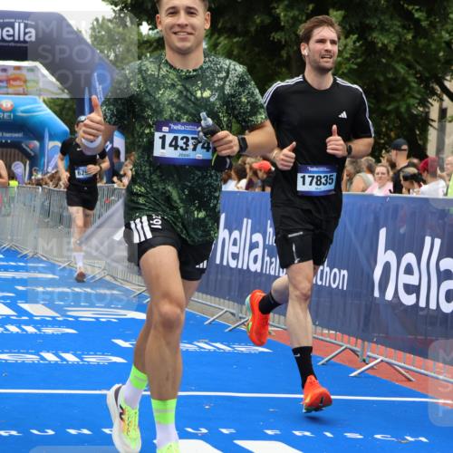 29.06.2025 - hella hamburg halbmarathon Strokosch-Dieckow http://msf.ph/oto/8386775 29.06.2025 10:45:46 Ziel 3477, 4345, 4854, 5047, 6071, 6290, 6711, 7385, 10792, 11821, 13975, 14374, 14911, 16617, 16624, 17332, 17835, 18185 meine-sportfotos.de