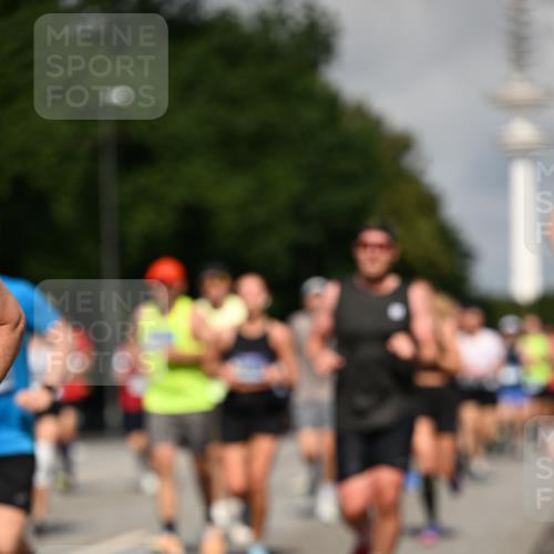29.06.2025 - hella hamburg halbmarathon Dr. Thomas Lammeyer http://msf.ph/oto/8386813 29.06.2025 09:59:26 Kennedybrücke 1151, 1200, 1216, 1461, 1630, 1683, 1689, 1696, 1706, 2207, 2706, 3213, 3654, 3692, 3945, 3985, 4033, 4088, 4121, 4127, 4189, 4324, 4345, 4601, 4847, 4890, 4938, 5421, 5459, 6009, 6054, 6421, 6481, 6532, 6691, 6938, 7056, 7100, 7224, 7269, 7312, 7332, 7367, 7657, 8139, 8153, 8205, 8216, 8234, 8302, 8454, 8577, 8720, 8856, 8899, 8955, 8977, 9491, 9551, 9934, 9959, 10115, 10263, 10811, 11356 meine-sportfotos.de