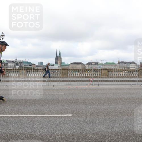 29.06.2025 - hella hamburg halbmarathon Lena Gebhardt http://msf.ph/oto/8386820 29.06.2025 09:17:42 Lombardsbrücke  meine-sportfotos.de