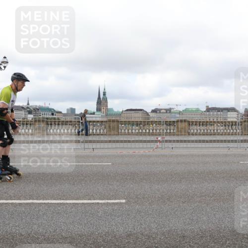 29.06.2025 - hella hamburg halbmarathon Lena Gebhardt http://msf.ph/oto/8386885 29.06.2025 09:17:42 Lombardsbrücke  meine-sportfotos.de