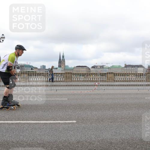 29.06.2025 - hella hamburg halbmarathon Lena Gebhardt http://msf.ph/oto/8386922 29.06.2025 09:17:42 Lombardsbrücke  meine-sportfotos.de