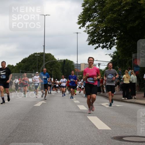 29.06.2025 - hella hamburg halbmarathon Yannick Fuchs http://msf.ph/oto/8386978 29.06.2025 10:55:27 20KM 2086, 2391, 2591, 3400, 4068, 5379, 5613, 5839, 5870, 6391, 6674, 7033, 7049, 7757, 8177, 8531, 8590, 9071, 9453, 9752, 9932, 10031, 10882, 11465, 11515, 12125, 12377, 12787, 13064, 13086, 13491, 13558, 14605, 14628, 15008, 15733, 16128, 16145, 16614, 17181, 17670 meine-sportfotos.de