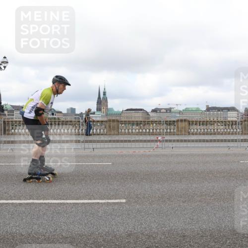 29.06.2025 - hella hamburg halbmarathon Lena Gebhardt http://msf.ph/oto/8386988 29.06.2025 09:17:42 Lombardsbrücke  meine-sportfotos.de