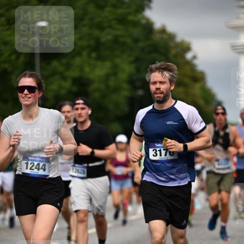 29.06.2025 - hella hamburg halbmarathon Dr. Thomas Lammeyer http://msf.ph/oto/8387042 29.06.2025 10:20:32 Kennedybrücke 1244, 1599, 2165, 2347, 2803, 2912, 3023, 3030, 3134, 3156, 3176, 3484, 3648, 3687, 4478, 4637, 5036, 6024, 6742, 6935, 7158, 7358, 7753, 7792, 8263, 8295, 8597, 8645, 8707, 8847, 8857, 9332, 9492, 9628, 9802, 9810, 9891, 10076, 10107, 10139, 10141, 10183, 10292, 10575, 11236, 11344, 11345, 11428 meine-sportfotos.de