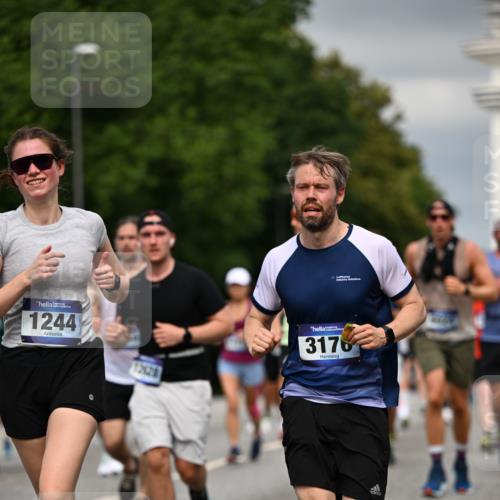 29.06.2025 - hella hamburg halbmarathon Dr. Thomas Lammeyer http://msf.ph/oto/8387047 29.06.2025 10:20:32 Kennedybrücke 1244, 1599, 2165, 2347, 2803, 2912, 3023, 3030, 3134, 3156, 3176, 3484, 3648, 3687, 4478, 4637, 5036, 6024, 6742, 6935, 7158, 7358, 7753, 7792, 8263, 8295, 8597, 8645, 8707, 8847, 8857, 9332, 9492, 9628, 9802, 9810, 9891, 10076, 10107, 10139, 10141, 10183, 10292, 10575, 11236, 11344, 11345, 11428 meine-sportfotos.de