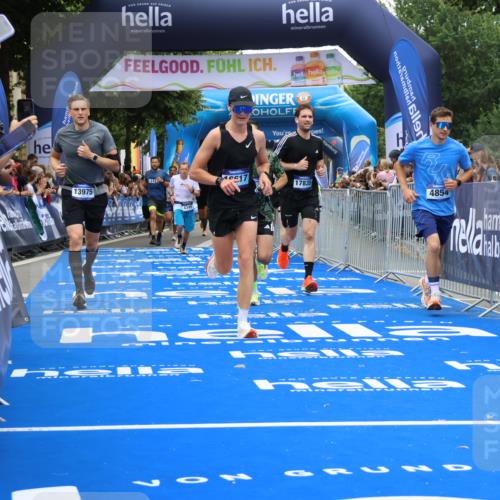 29.06.2025 - hella hamburg halbmarathon Strokosch-Dieckow http://msf.ph/oto/8387134 29.06.2025 10:45:43 Ziel 4345, 4854, 5047, 6071, 6290, 6711, 7385, 11291, 11495, 13975, 14374, 14764, 16617, 16624, 17332, 17674, 17835, 18862 meine-sportfotos.de
