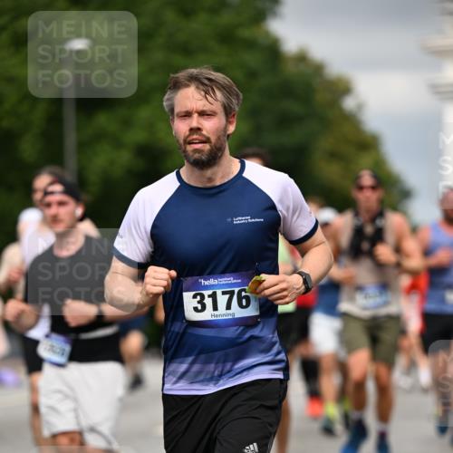 29.06.2025 - hella hamburg halbmarathon Dr. Thomas Lammeyer http://msf.ph/oto/8387148 29.06.2025 10:20:33 Kennedybrücke 1244, 1599, 2165, 2347, 2803, 2912, 3023, 3030, 3134, 3156, 3176, 3484, 3648, 3687, 4478, 4637, 5036, 6024, 6742, 6935, 7158, 7358, 7753, 7792, 8263, 8295, 8317, 8597, 8645, 8707, 8847, 8857, 9091, 9332, 9492, 9628, 9664, 9802, 9810, 9891, 10076, 10107, 10139, 10141, 10183, 10292, 10575, 11236, 11344, 11345, 11428 meine-sportfotos.de