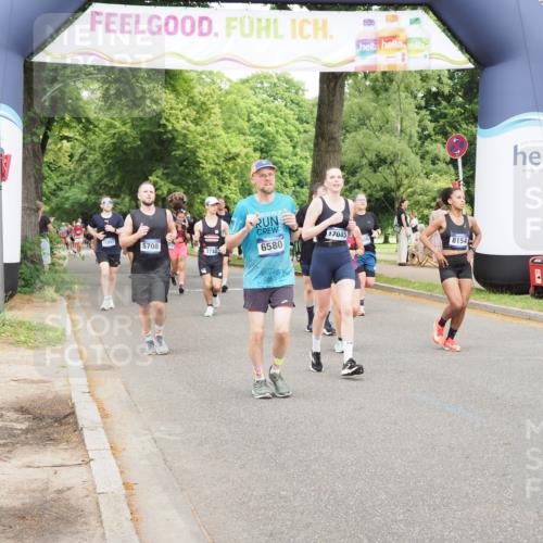 29.06.2025 - hella hamburg halbmarathon MichiJ http://msf.ph/oto/8387174 29.06.2025 10:47:53 Zwischen KM18-KM19 3740, 5708, 6580, 7006, 8154, 8421, 8422, 8483, 9752, 9932, 10797, 11465, 11515, 11702, 13516, 14605, 16614, 17045 meine-sportfotos.de