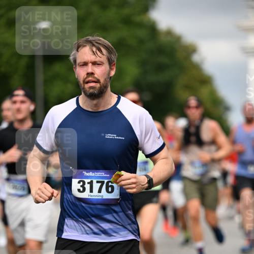 29.06.2025 - hella hamburg halbmarathon Dr. Thomas Lammeyer http://msf.ph/oto/8387200 29.06.2025 10:20:33 Kennedybrücke 1244, 1599, 2165, 2347, 2803, 2912, 3023, 3030, 3134, 3156, 3176, 3484, 3648, 3687, 4478, 4637, 5036, 6024, 6742, 6935, 7158, 7358, 7753, 7792, 8263, 8295, 8317, 8597, 8645, 8707, 8847, 8857, 9091, 9332, 9492, 9628, 9664, 9802, 9810, 9891, 10076, 10107, 10139, 10141, 10183, 10292, 10575, 11236, 11344, 11345, 11428 meine-sportfotos.de