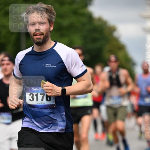 29.06.2025 - hella hamburg halbmarathon Dr. Thomas Lammeyer http://msf.ph/oto/8387209 29.06.2025 10:20:33 Kennedybrücke 1244, 1599, 2165, 2347, 2803, 2912, 3023, 3030, 3134, 3156, 3176, 3484, 3648, 3687, 4478, 4637, 5036, 6024, 6742, 6935, 7158, 7358, 7753, 7792, 8263, 8295, 8317, 8597, 8645, 8707, 8847, 8857, 9091, 9332, 9492, 9628, 9664, 9802, 9810, 9891, 10076, 10107, 10139, 10141, 10183, 10292, 10575, 11236, 11344, 11345, 11428 meine-sportfotos.de