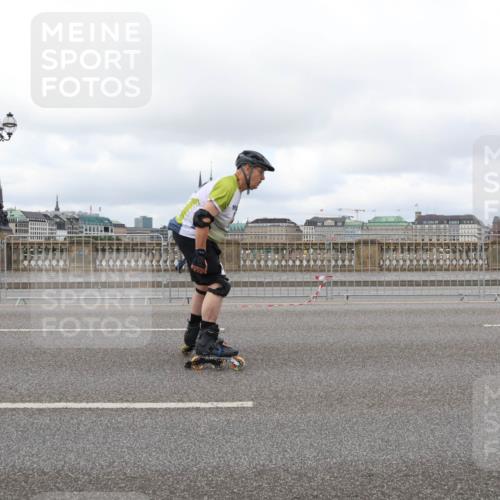 29.06.2025 - hella hamburg halbmarathon Lena Gebhardt http://msf.ph/oto/8387215 29.06.2025 09:17:42 Lombardsbrücke  meine-sportfotos.de