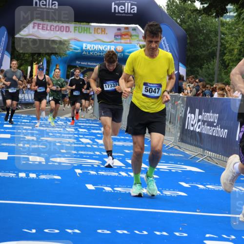 29.06.2025 - hella hamburg halbmarathon Strokosch-Dieckow http://msf.ph/oto/8387246 29.06.2025 10:45:41 Ziel 4345, 4854, 5047, 6071, 6290, 6711, 7385, 8668, 11291, 11495, 12154, 13975, 14374, 14764, 15666, 16617, 17332, 17674, 17835, 18862, 18878 meine-sportfotos.de