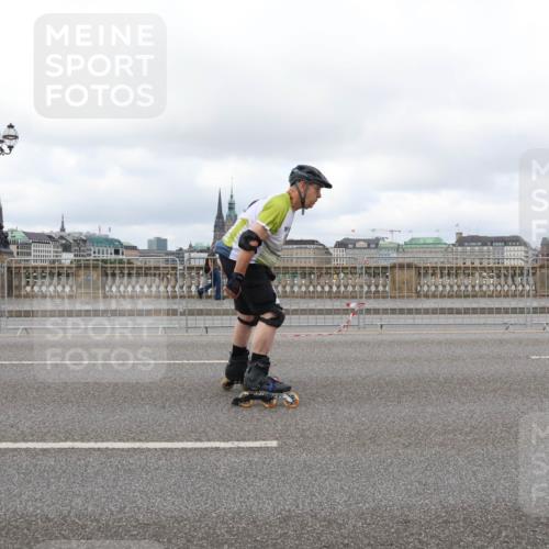 29.06.2025 - hella hamburg halbmarathon Lena Gebhardt http://msf.ph/oto/8387260 29.06.2025 09:17:42 Lombardsbrücke  meine-sportfotos.de