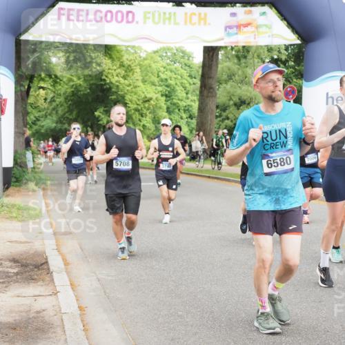 29.06.2025 - hella hamburg halbmarathon MichiJ http://msf.ph/oto/8387284 29.06.2025 10:47:54 Zwischen KM18-KM19 3740, 5602, 5603, 5708, 6580, 7006, 7757, 8154, 8421, 8422, 9752, 9932, 10797, 11465, 11515, 13516, 14605, 16614, 17045 meine-sportfotos.de