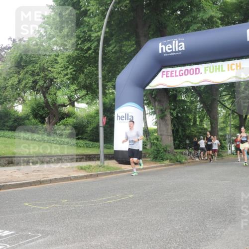 29.06.2025 - hella hamburg halbmarathon KatJ http://msf.ph/oto/8387285 29.06.2025 10:26:08 Zwischen KM18-KM19 2404, 6047, 6529, 7310 meine-sportfotos.de
