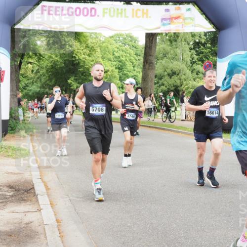 29.06.2025 - hella hamburg halbmarathon MichiJ http://msf.ph/oto/8387326 29.06.2025 10:47:54 Zwischen KM18-KM19 3740, 5602, 5603, 5708, 6580, 7006, 7757, 8154, 8421, 8422, 9752, 9932, 10797, 11465, 11515, 13516, 14605, 16614, 17045 meine-sportfotos.de