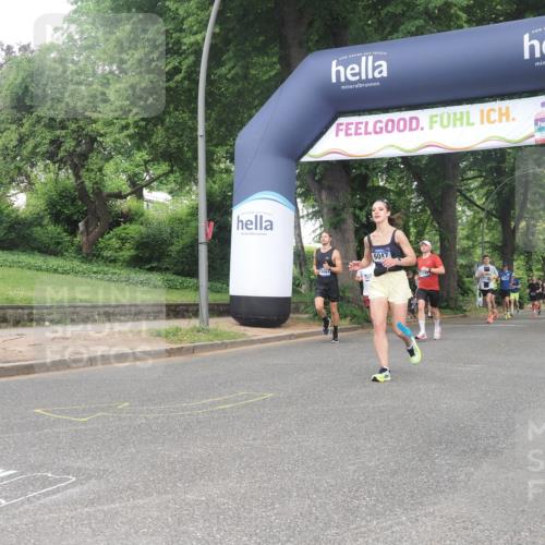 29.06.2025 - hella hamburg halbmarathon KatJ http://msf.ph/oto/8387422 29.06.2025 10:26:10 Zwischen KM18-KM19 2404, 6047, 6123, 7310 meine-sportfotos.de